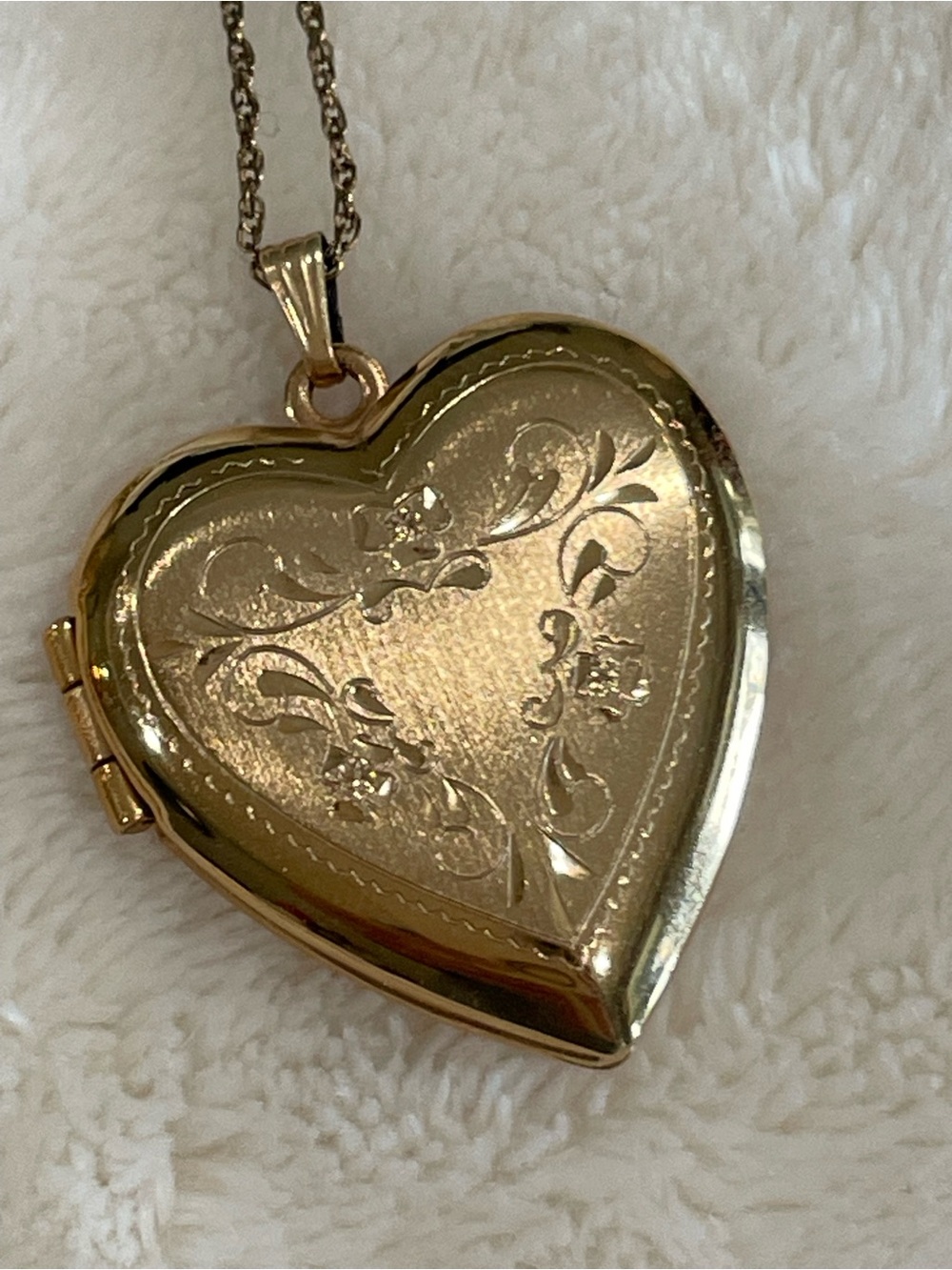 Vintage 12K Gold Filled Heart Locket Necklace w/Etched Flowers